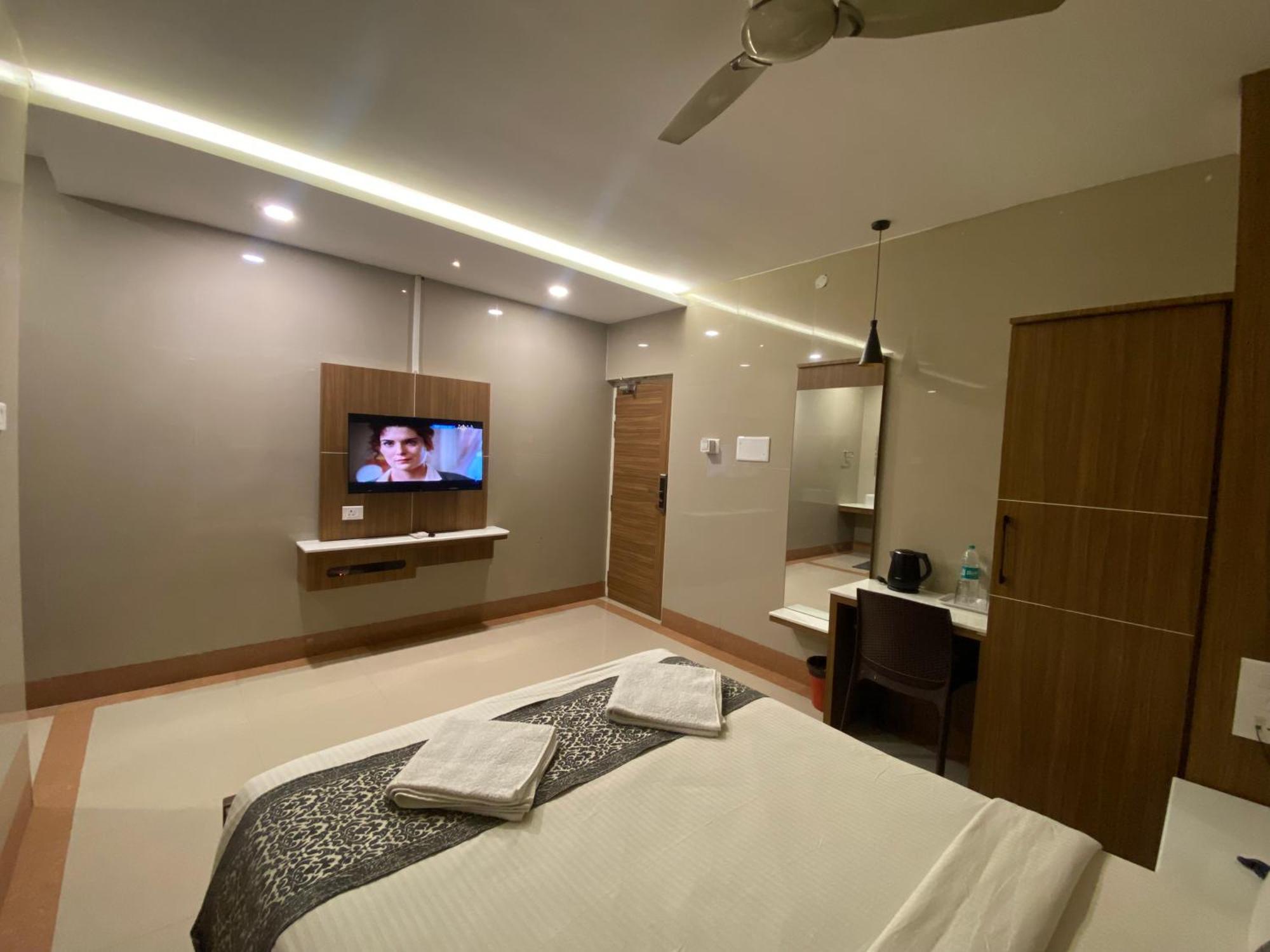 Hotel Sivas Regency Theni Eksteriør billede